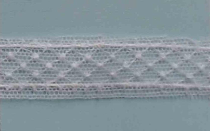 A401 Vintage Insertion Lace 5/8" Price per yard White
