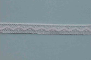 L40 French Val Cotton 1/4" Price per 1 yard pkg White